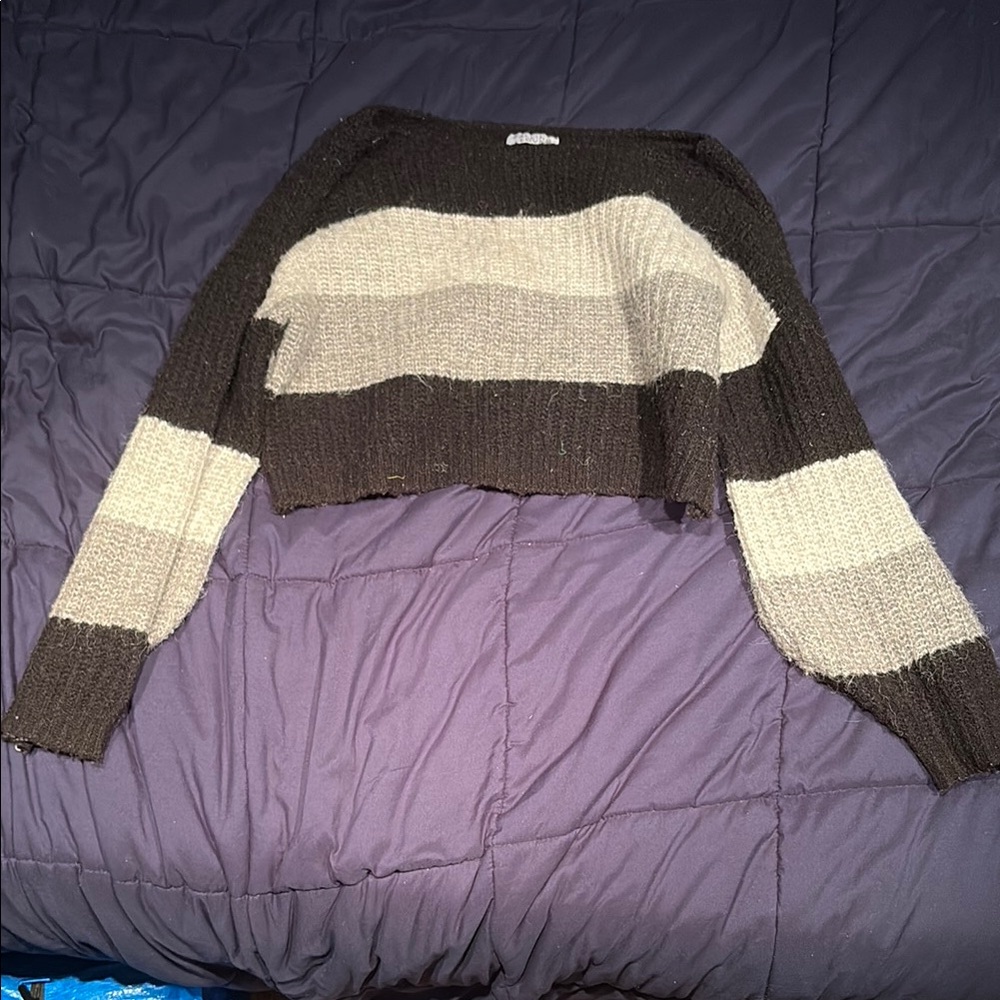 Black and Cream Crew Neck Striped Sweater
